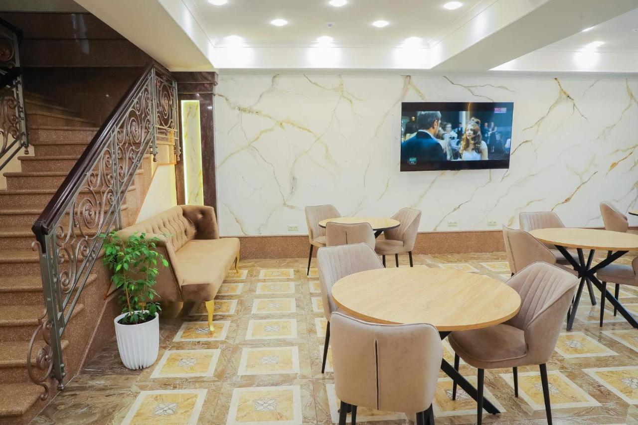 Riviera Hotel Bișkek Exterior foto