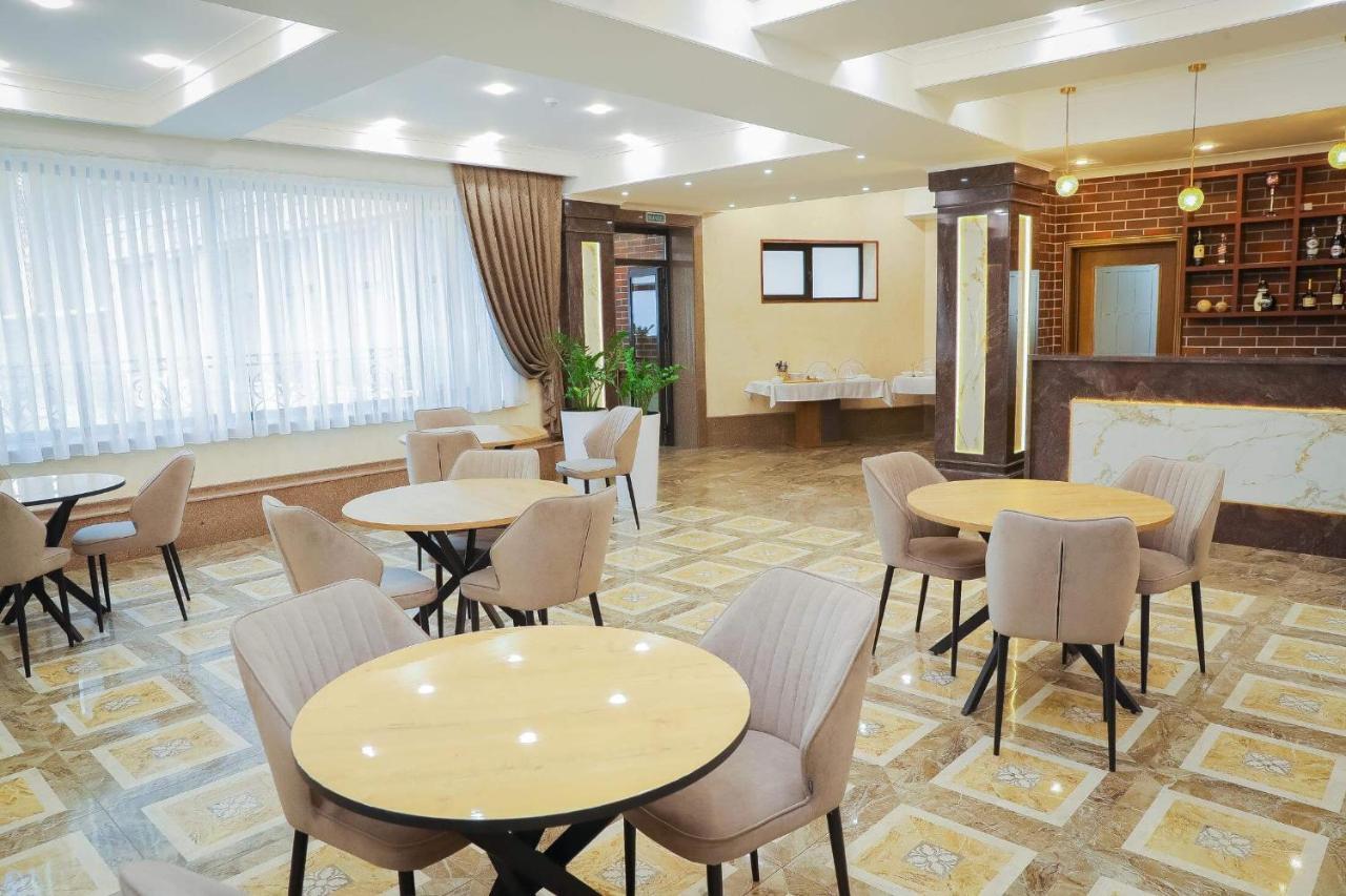 Riviera Hotel Bișkek Exterior foto